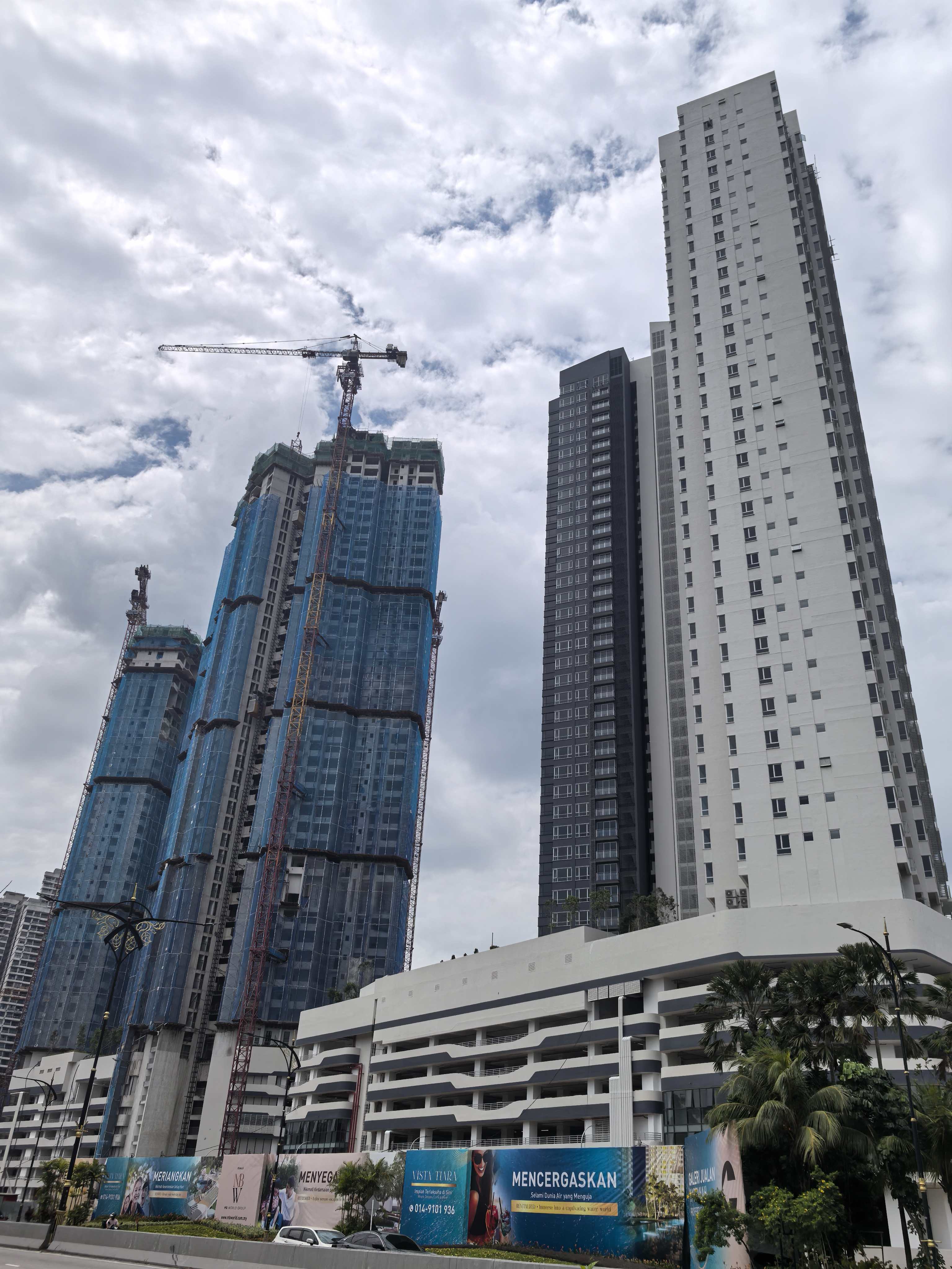 Latest company Cases about Greenland Aluminum Doors, Windows and Curtain Wall Project, Malaysia